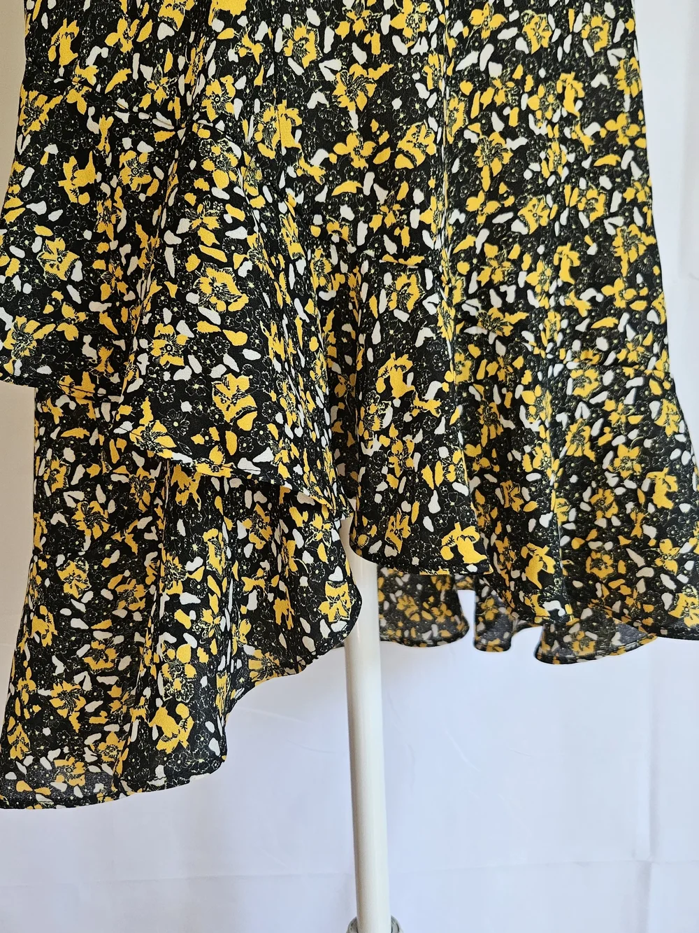 Topshop Floral Wrap Dress Yellow Black Short Ruffle Flutter Sleeve Size US 6 - Picture 3 of 16